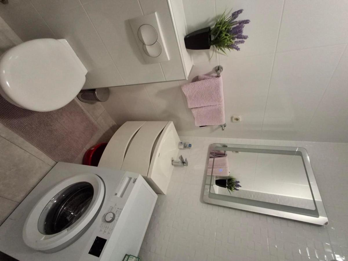 Apartment Anic Bol Bagian luar foto