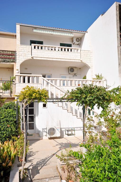 Apartment Anic Bol Bagian luar foto