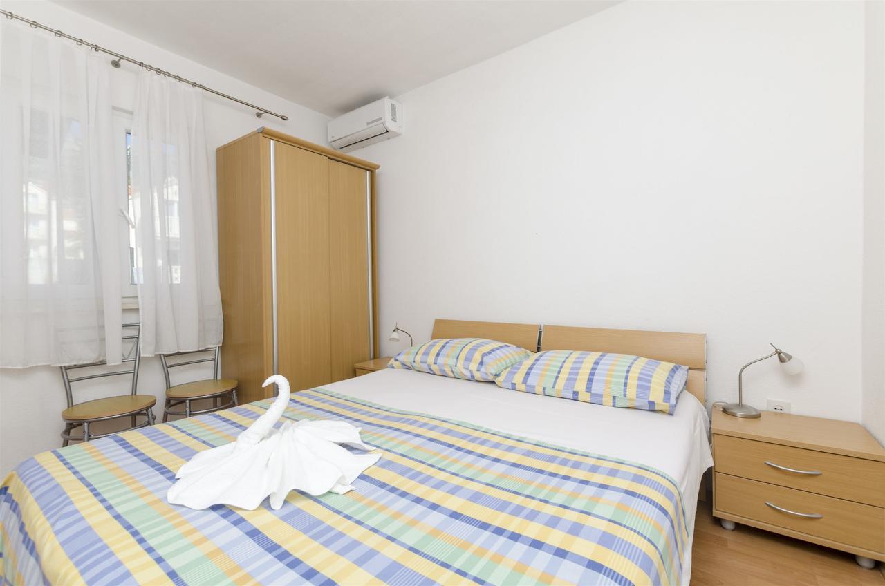 Apartment Anic Bol Bagian luar foto